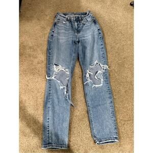American Eagle Distressed Mom Jean Size 00
